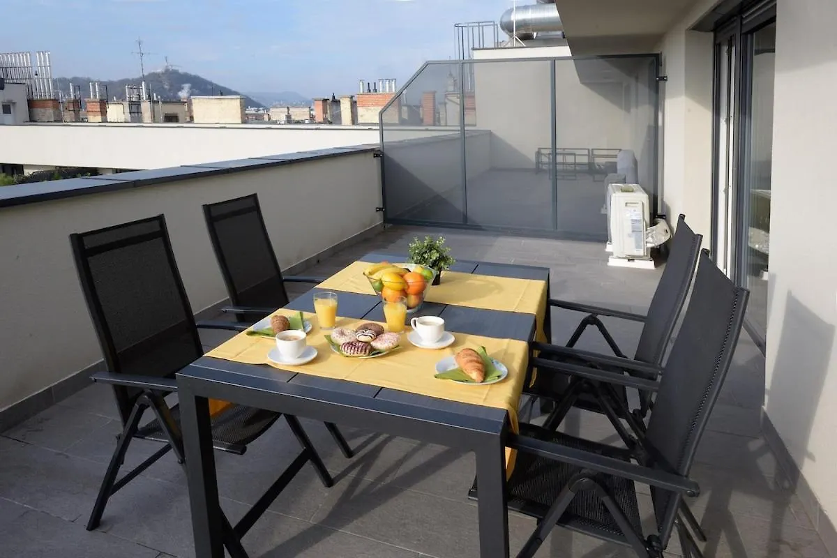 Apartment Orangehomes Sunny & Modern 2Br Penthouse With Ac & Terrace Budapest