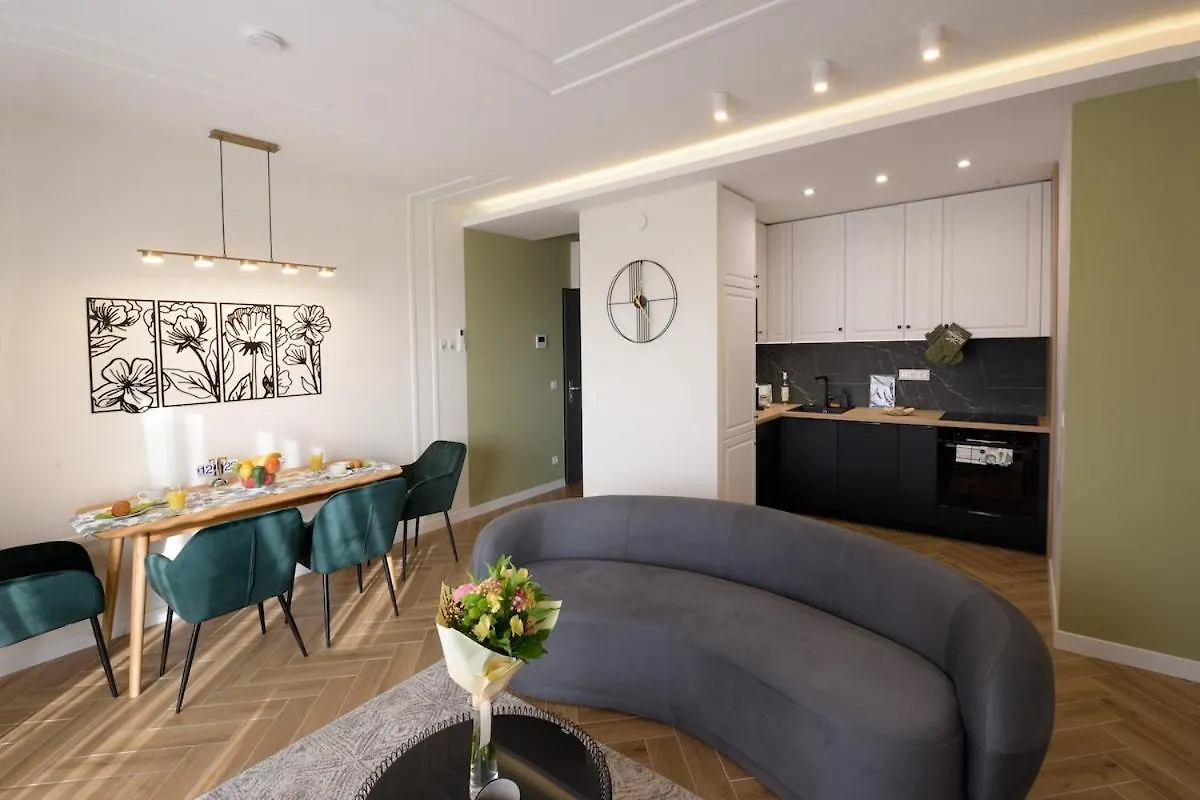 Apartment Orangehomes Sunny & Modern 2Br Penthouse With Ac & Terrace Budapest